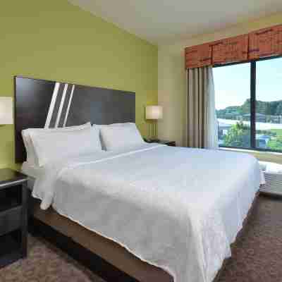 Holiday Inn Express & Suites Clemson - Univ Area Rooms