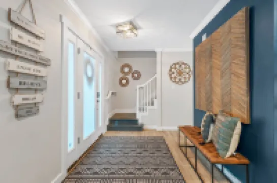 Spacious Backyard Oasis with Heated Plunge Pool - Charming Retreat