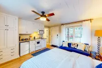 Cozy Studio Condo with Great Location, WiFi & Kitchenette Hotels in Ludlow