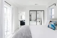 Be Inspired to Dream in This Glamorous Tinseltown Suite Hotels in Studio City