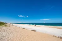 Tropical Oasis with Hot Tub and Grilling Station - Stunning Beach Retreat