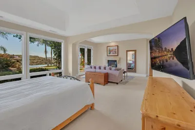 5BR Family Oasis w/ Views, Pool, Trampoline & BBQ Hotel a Carmel Valley