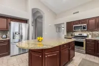 Sparkling Pool and Grassy Backyard Retreat - Gorgeous Family Oasis