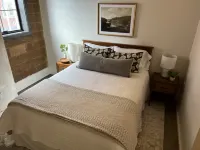 Spacious Loft with High Ceilings and Smart TV - Stylish Cozy Retreat Hotels in Knox County