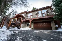Cozy Gathering Spaces and Beautiful Mountain Views - Charming Cabin Retreat