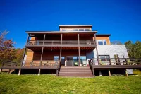 Expansive Valley Views and Cozy Comfort - Stunning Serene Retreat
