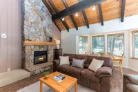 Private Hot Tub and Cozy Gas Fireplace - Charming Cabin Retreat