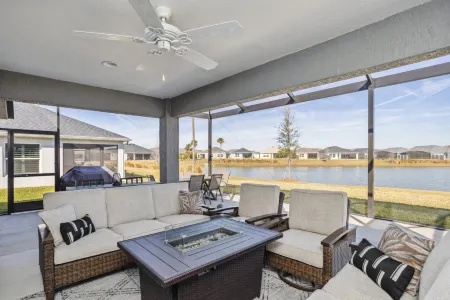 Spacious Living and Lanai Overlooking Tranquil Pond - Serene Oasis