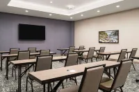 La Quinta Inn and Suites by Wyndham Lincoln