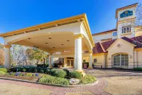 La Quinta Inn & Suites by Wyndham Raleigh Cary Hotel a 