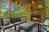 Charming Cabin with Hot Tub and Pool Table - Inviting Mountain Retreat