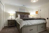 Charming Oasis with Game Room and Outdoor Fun - Cozy Retreat Hotels in Fairview