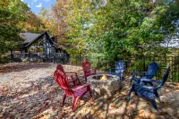 2 Masters, Theater, Pool, Sauna,Scenic Mtn View's, Hot tub & Fire Pit Hotel di Cherry Log