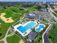 Ocean Waves Escape! An Upscale Poolside Retreat!