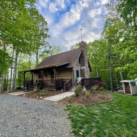 A Hopeful Mountain - 10 mins from Galax & the Blue Ridge Parkway!