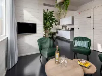 Lodge in Schaijk with Garden Terrace Hotels in Landerd