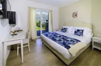 Foresteria Villa Margherita Hotels in Colico