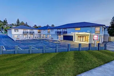 BKs Premier Motel Hamilton Hotels in Ohaupo