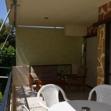 Apartments Zoumperi