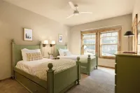 Atkinson by AvantStay Lake Front Home w Stunning Views in Tahoe Vista