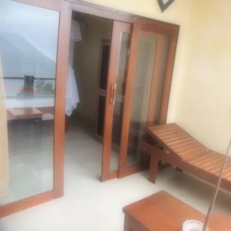 Bukit Indah Homestay Отели рядом с достопримечательностью «Пляж Амед»
