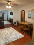 Charming 2-bedroom house with WiFi, AC in delightful La Crosse La Crosse Public Library附近的飯店