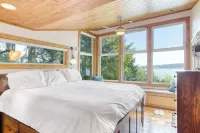 Serenity Pines by AvantStay Incredible Views Hotels near South Whidbey State Park