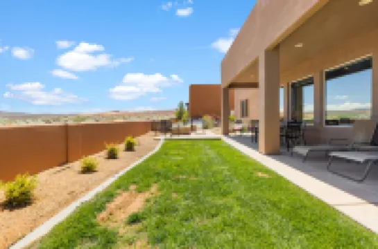 Private Swim Spa and Stunning Desert Views - Inviting Charming Retreat