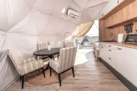 Athena Geodome Fredericksburg Hotel di County Gillespie