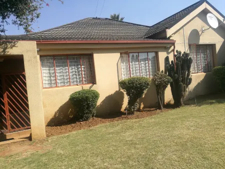 Naisar Holiday Home & Cottage Primrose Отели в г. Джермистон