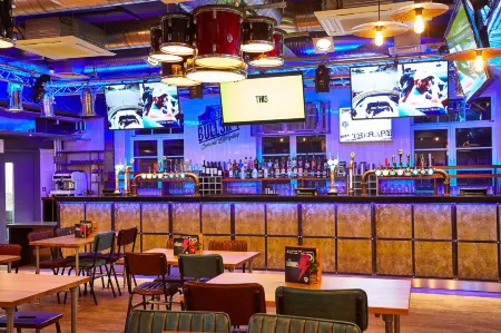 St Christopher's Edinburgh Old Town Отели рядом с достопримечательностью «Данбарс Клоуз»