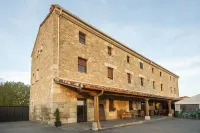 Albergue la Fábrica Hôtels à proximité de : Monumento al Colacho