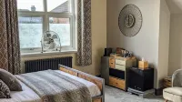 Oaklands Guest House