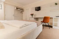 ペンシュネア エリセイ