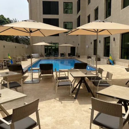 Star Land Hotel Bastos