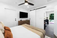 Spacious 8Br w/ Guesthouse + Pool & Tons of Games