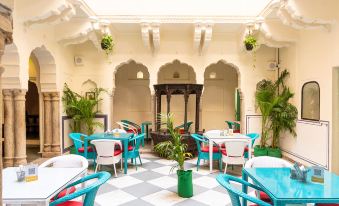 Bloom Boutique l Chelon Haveli
