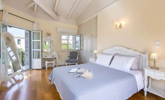 Aerides 3 Luxury Suites