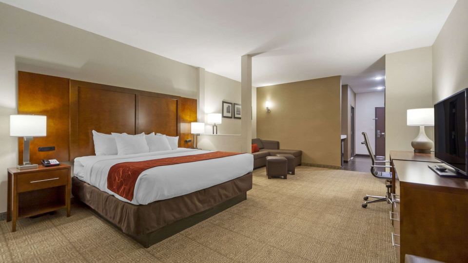 Comfort Suites