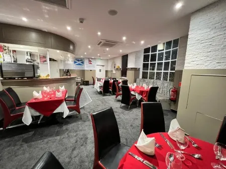 Earl David Hotel Отели в г. Бакхейвен