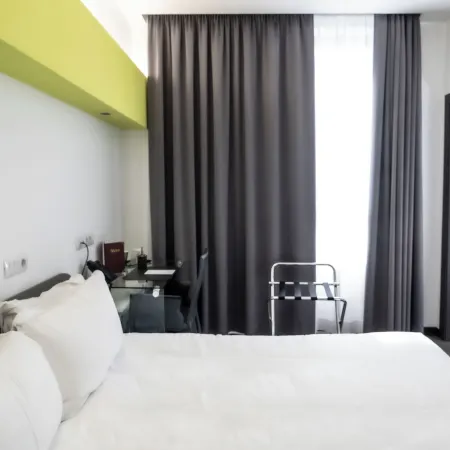 Loto Business Hotel Отели рядом с достопримечательностью «Номентанская дорога»