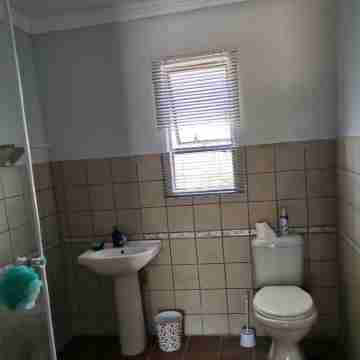 Khutsong Lodge Rooms