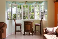 All Nations Guest House - Quầy bar