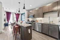 Serene 1Br King Suite Close to Downtown w Fast Wifi