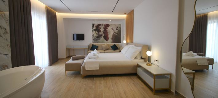 Julia Hotel Hotels in Saranda
