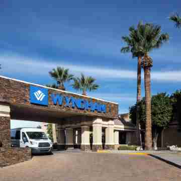 Wyndham Tucson Airport & Conference Center Hotel Exterior