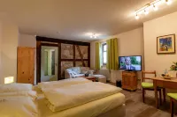 Hotel Goldflair am Rathaus - Balkoner