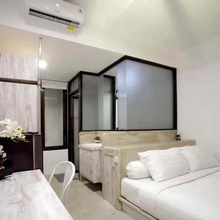 Dparagon Pogung F Hotels in Mlati