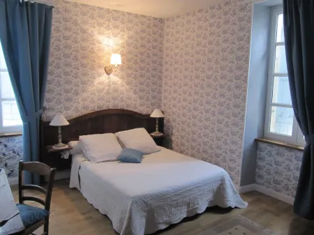 Au Vieux Pressoir Отели в г. Ларок-Сен-Сернен