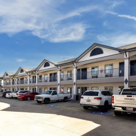Executive Inn & Suites
